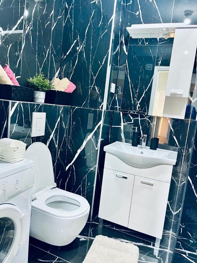 Stan Na Dan Kozarska Dubica Appartement Bosanska Dubica Buitenkant foto